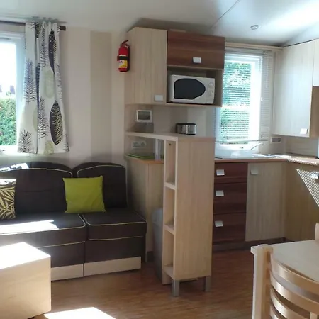 Les Charmettes Camping 4* - Mobil Standing 4* Les Mathes