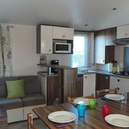 Les Charmettes Camping 4* - Mobil Standing Kompleks wypoczynkowy