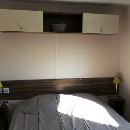 Les Charmettes Camping 4* - Mobil Standing Kompleks wypoczynkowy 4*