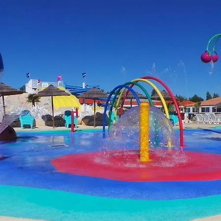 Les Charmettes Camping 4* - Mobil Standing Prázdninový areál 4*