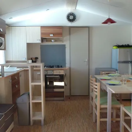 Prázdninový areál Les Charmettes Camping 4* - Mobil Standing Les Mathes