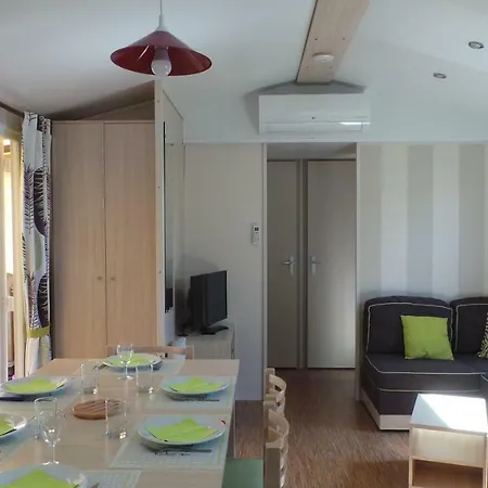 Prázdninový areál Les Charmettes Camping 4* - Mobil Standing