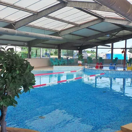 Prázdninový areál Les Charmettes Camping 4* - Mobil Standing
