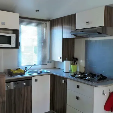 Les Charmettes Camping 4* - Mobil Standing 4* Les Mathes