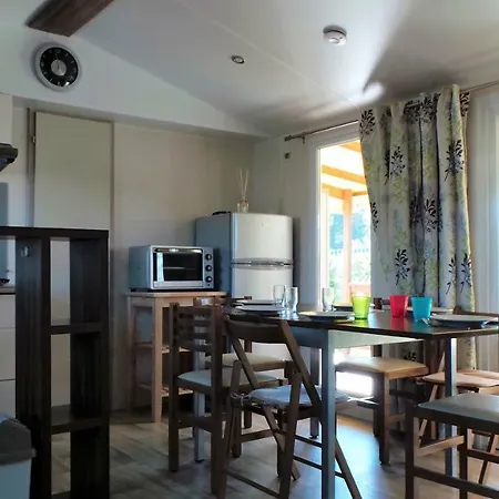 Prázdninový areál Les Charmettes Camping 4* - Mobil Standing